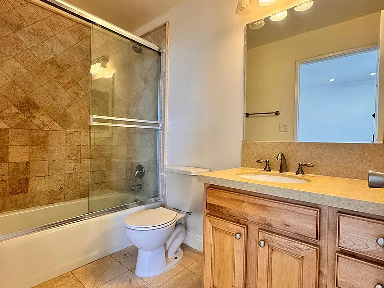 11812 Gorham Ave #Penthouse 1 — Photo 29