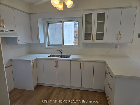 3rd image of 13 Faulkner Cres