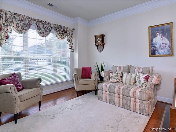 5th image of 4105 Winthrop Cir