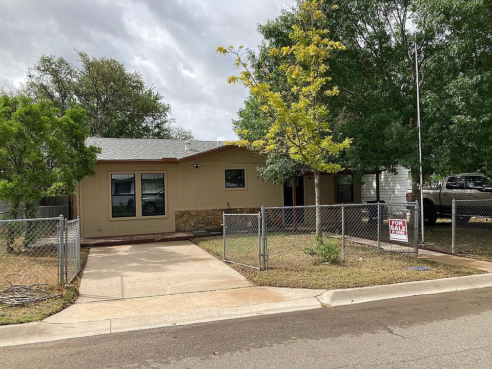 1st image of 701 N Lewis Ave