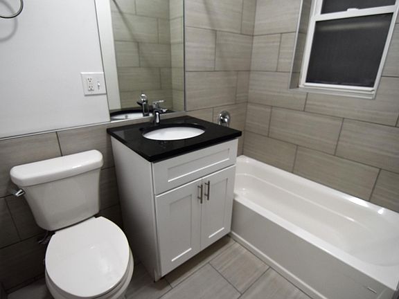 5th image of 1149 W Lunt Ave APT 149