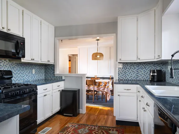 589 Sheridan Dr, Lexington, KY 40503