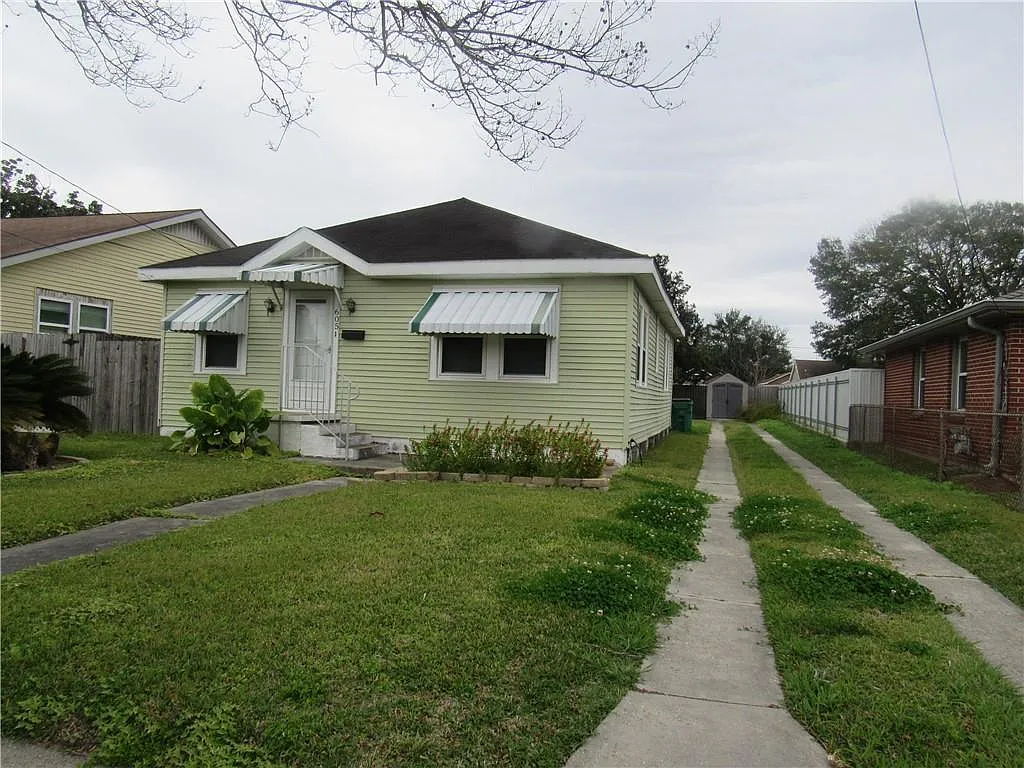 2 bed, 1008 sqft, $1,350 — Photo 2