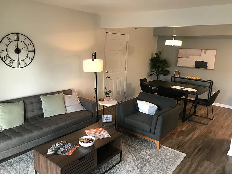 Westbury Lake Apartments — Photo 6