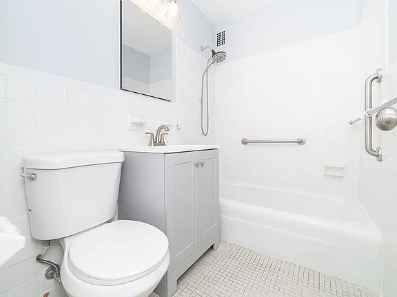 4th image of 80 Gold St #2E