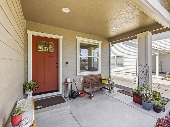 4th image of 4721 Cedrus Ln NE