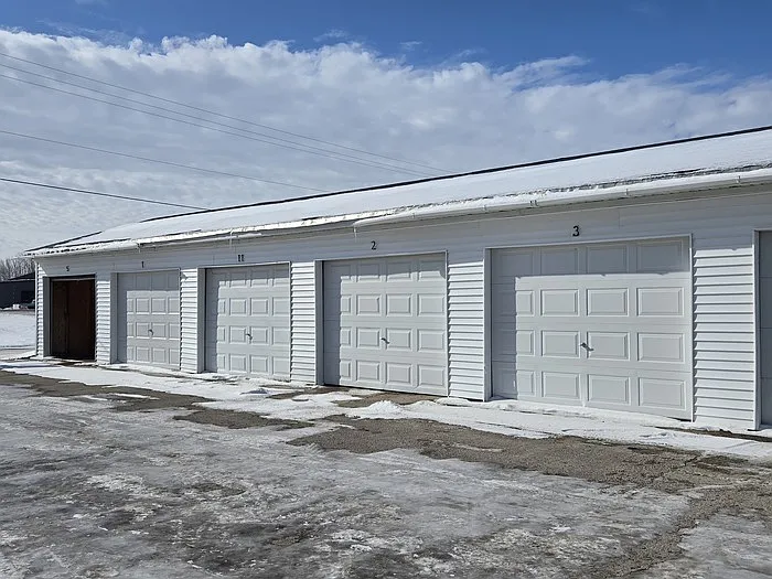 2 bed, 1.0 bath, 836 sqft, $850 — Photo 2