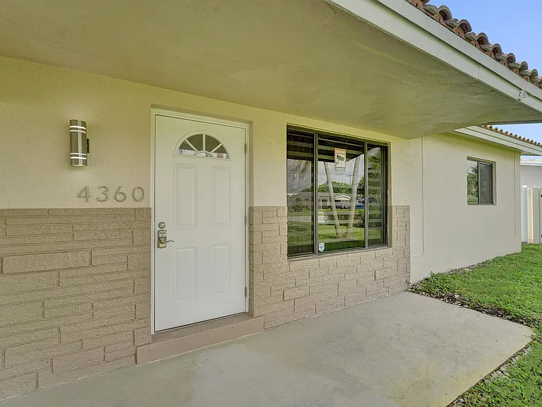 4360 NE 13th Ave — Photo 27