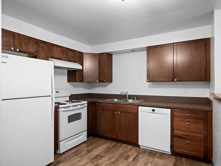 1521 N Bowdish Rd — Photo 11