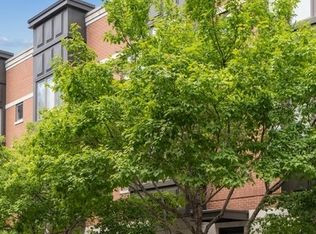 460 W Superior St APT 8, Chicago, IL 60654