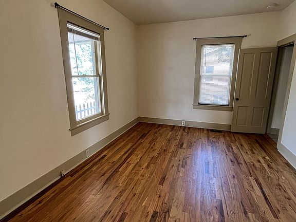 4th image of 1026 18th Ave