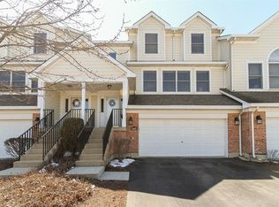 8485 Merchant Ct, Crystal Lake, IL 60014