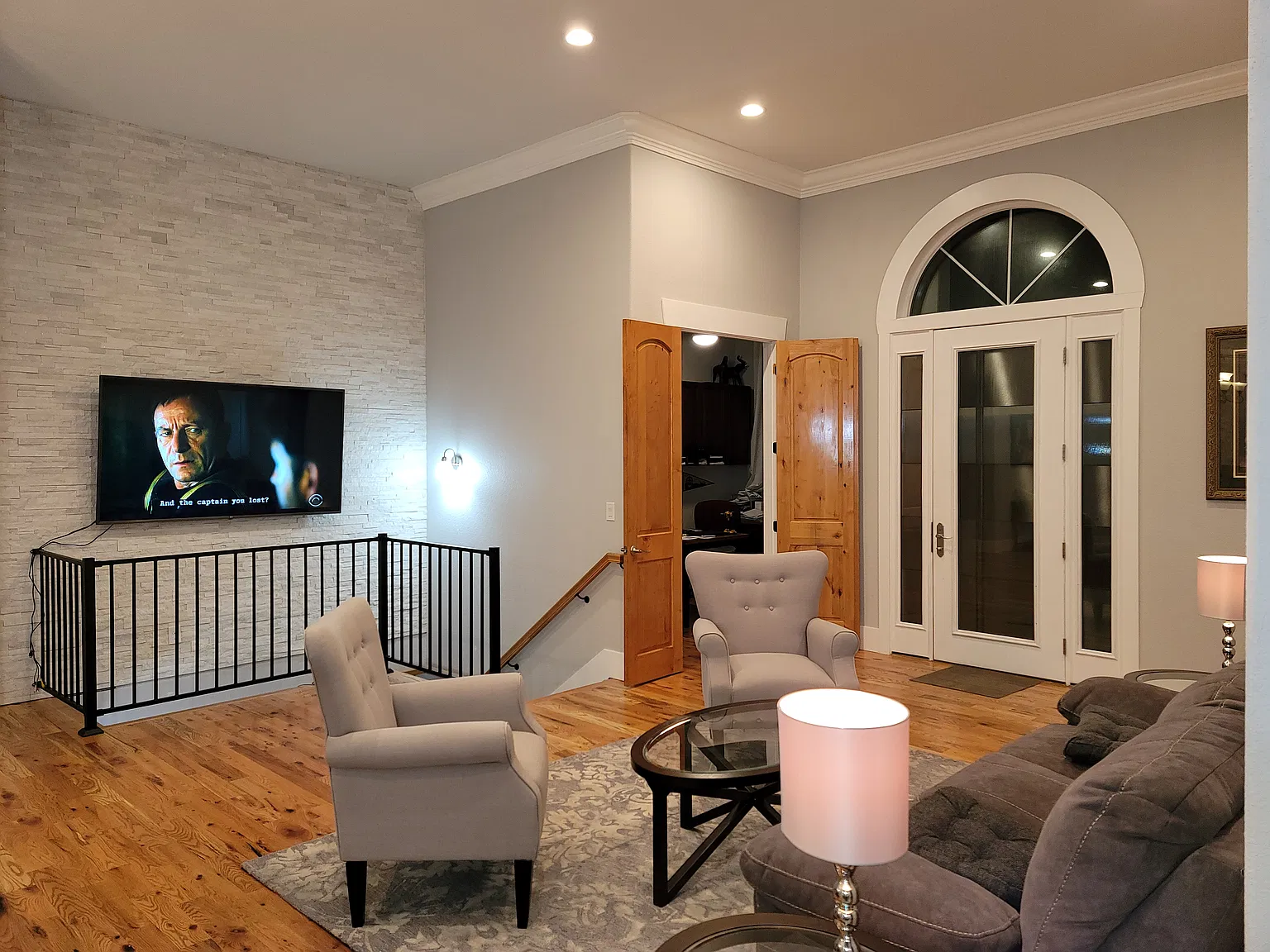 3 bed, 2.5 bath, 2400 sqft, $3,395 — Photo 2