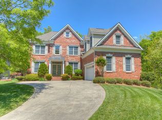 610 Ashgrove Ln, Charlotte, NC 28270