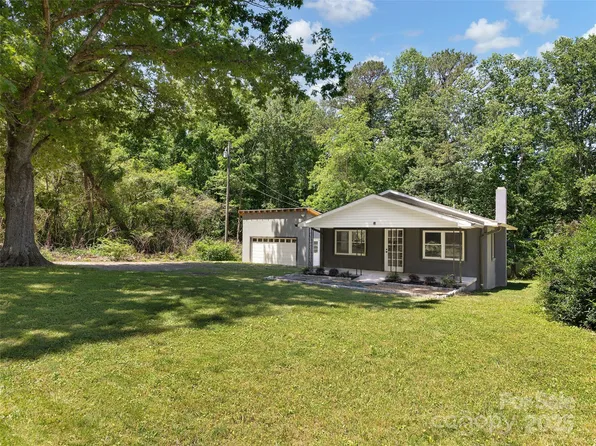 15 Burtiller Ln, Fletcher, NC 28732