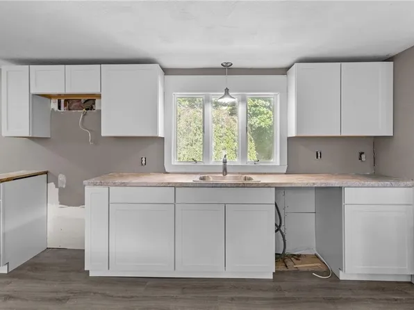 21 Hopkins Ter, Cumberland, RI 02864