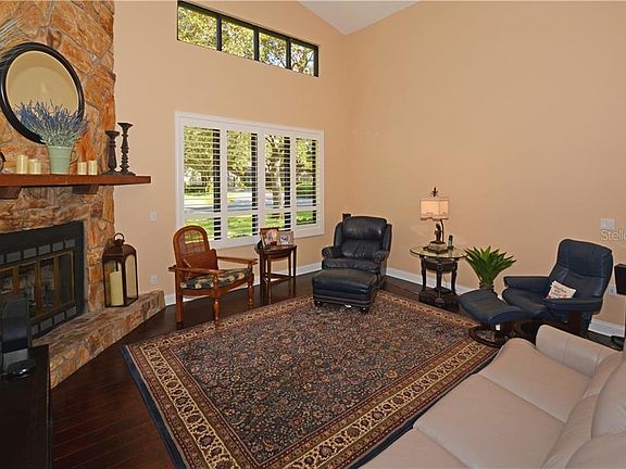 3rd image of 11714 Parkview Ln
