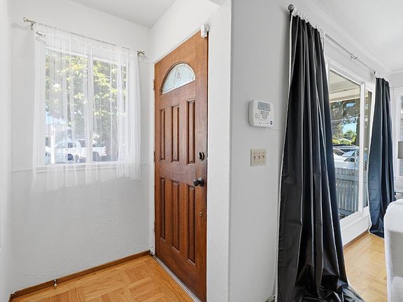 5th image of 2247 Menalto Ave