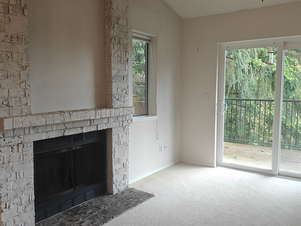 1st image of 406 10th St APT C301