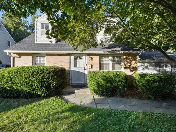 17 Old Barn Road South, Stamford, CT 06905