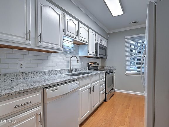 3rd image of 400 Sunset Dr APT L57
