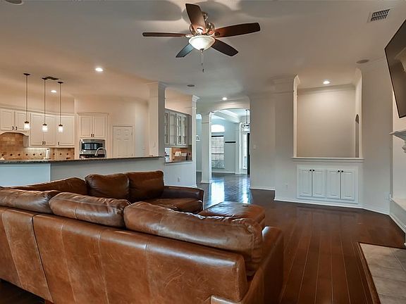 3rd image of 1109 Damsel Ginger Ln