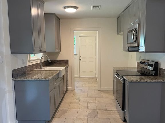 3rd image of 681 S Orchard Ave