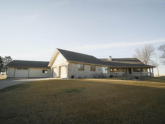 5th image of 825 Madden Rd