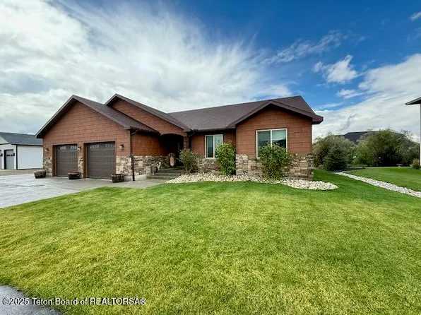 1068 Willow Cove Ave, Pinedale, WY 82941
