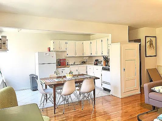 4th image of 67 W 71st St #2