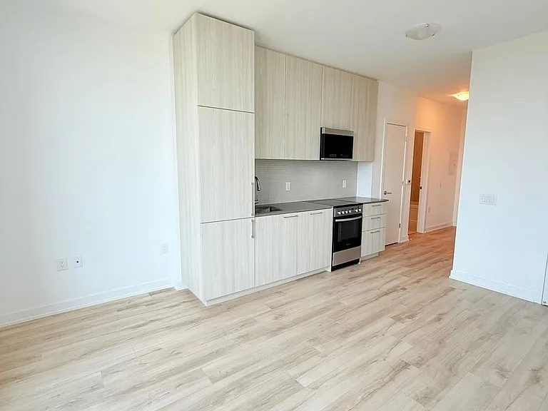 7437 Kingston Rd #818B — Photo 7
