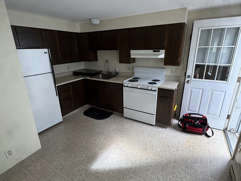12 Knox St #16