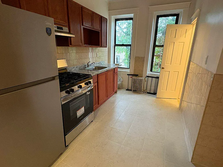 1670 Putnam Ave #3L — Photo 10