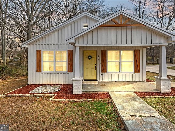 2nd image of 92 James St