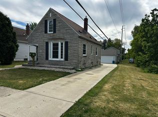 1901 S 93rd St, West Allis, WI 53227