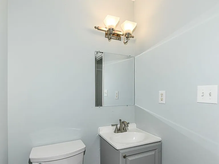 4964 W 59th St — Photo 11