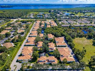 572 7th Sq APT 101, Vero Beach, FL 32962