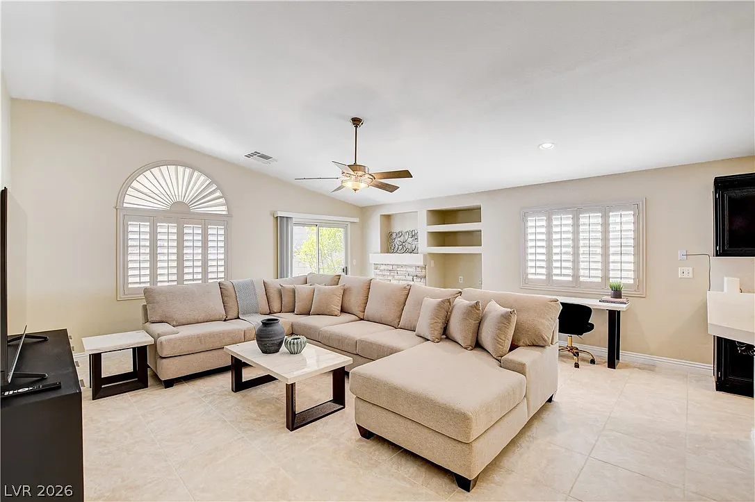3 bed, 2.0 bath, 1594 sqft, $6,000 — Photo 1