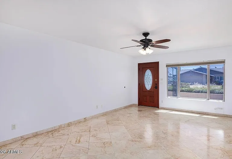 1059 E Broadmor Dr — Photo 4