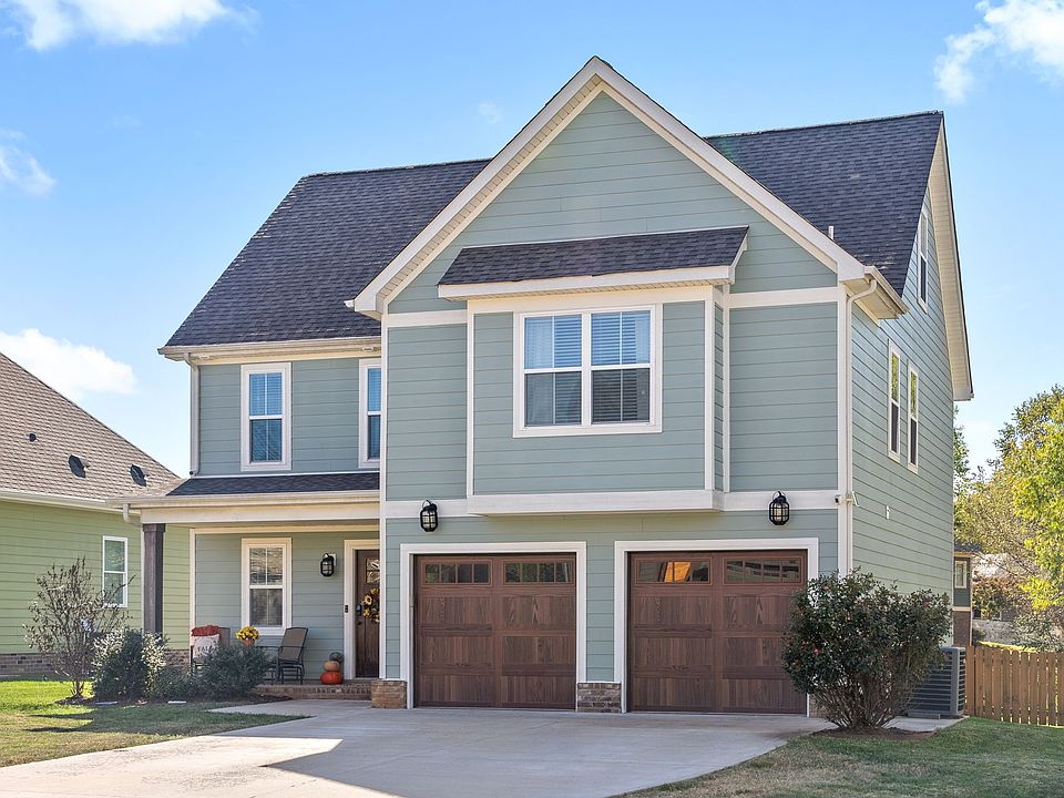 1st image of 714 Valencia Dr