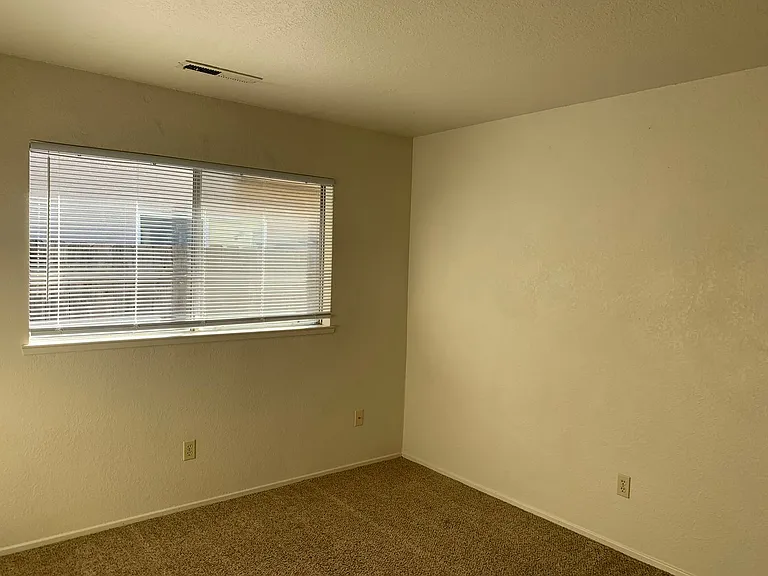 3904 Monteview Dr — Photo 17