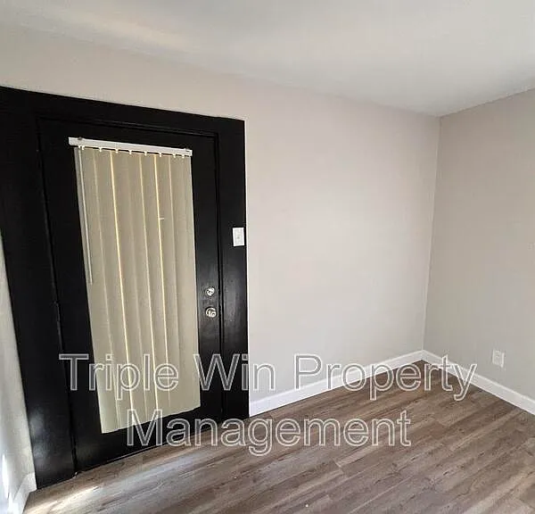 7932 La Belle St — Photo 3