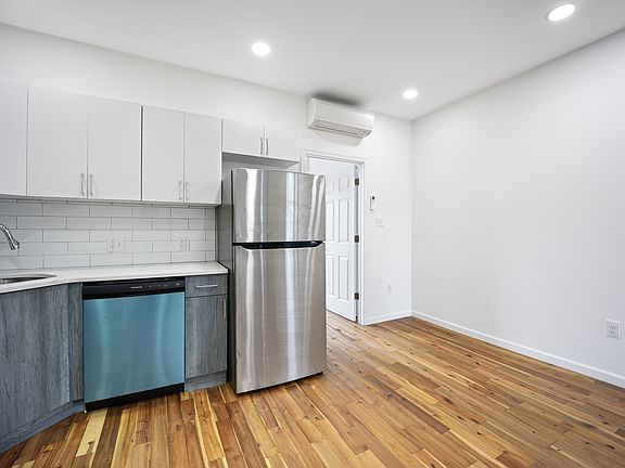 5th image of 3428 N 18th St #3