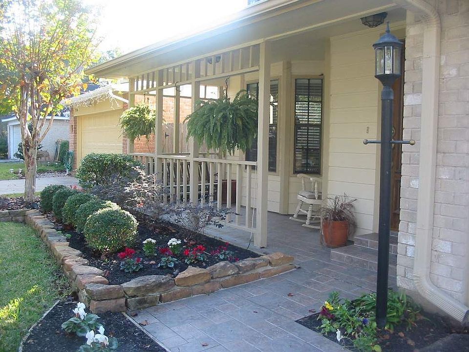 2nd image of 3530 Meadowcrest Ln