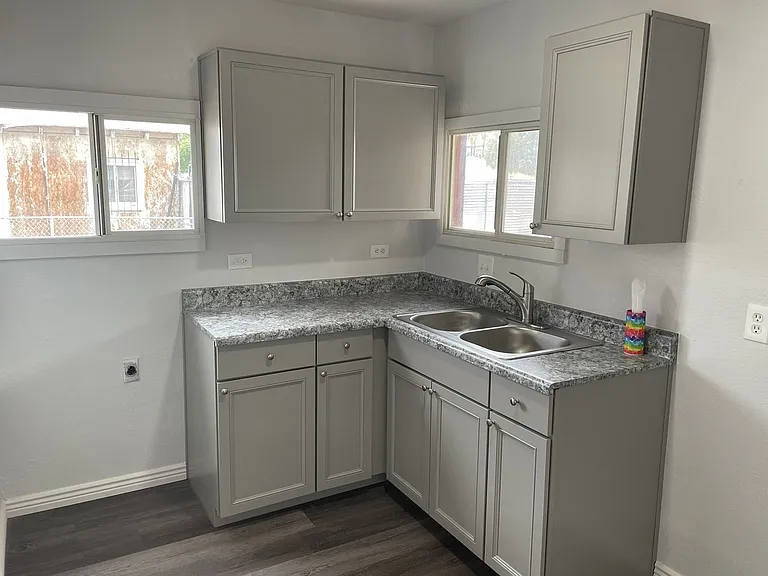737 S 2nd St #2 — Photo 3