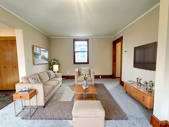 2nd image of 1264 Reaney Ave