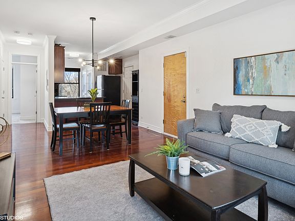 3rd image of 3538 N Lakewood Ave APT 3