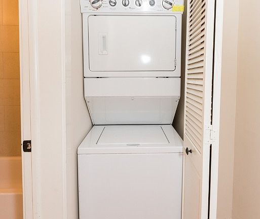 4th image of 2950 N Racine Ave #2