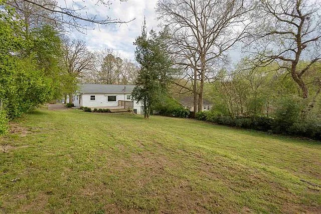 1813 Tune Ave — Photo 20