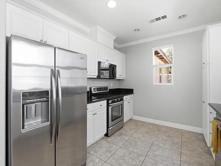 3146 N Ventura Rd — Photo 13